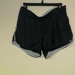 Nike Shorts Size L